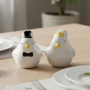 NIB Cracker Barrel Wedding Couple Birds Salt Pepper Shakers Bride Groom Boxed